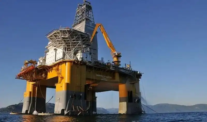 PETROLIO OFFSHORE 