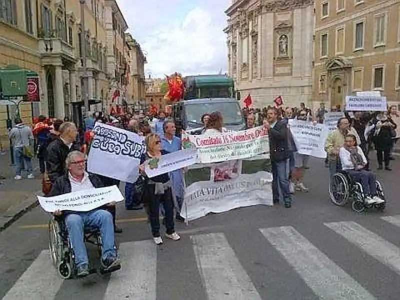 la protesta dei malati di sla a roma 