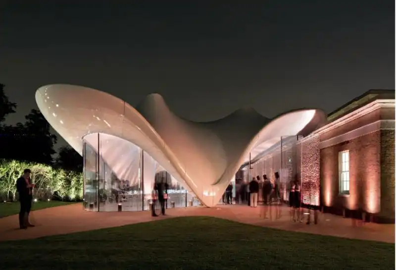 SERPENTINE DI ZAHA HADID