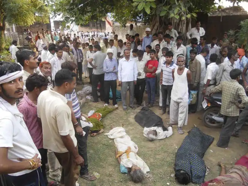 STRAGE DI PELLEGRINI IN INDIA 