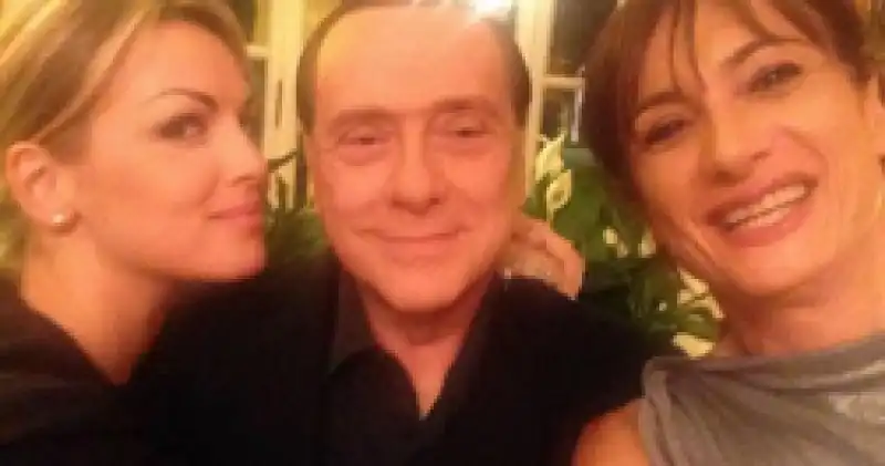 berlusconi con luxuria e pascale