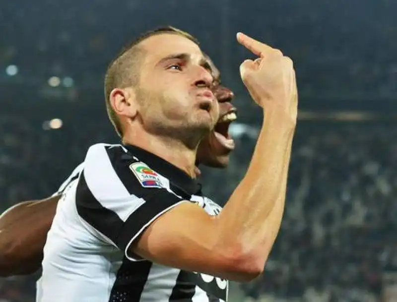 Bonucci gesto bocca