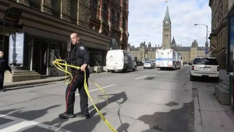 canada lockdown intorno al parlamento di ottawa