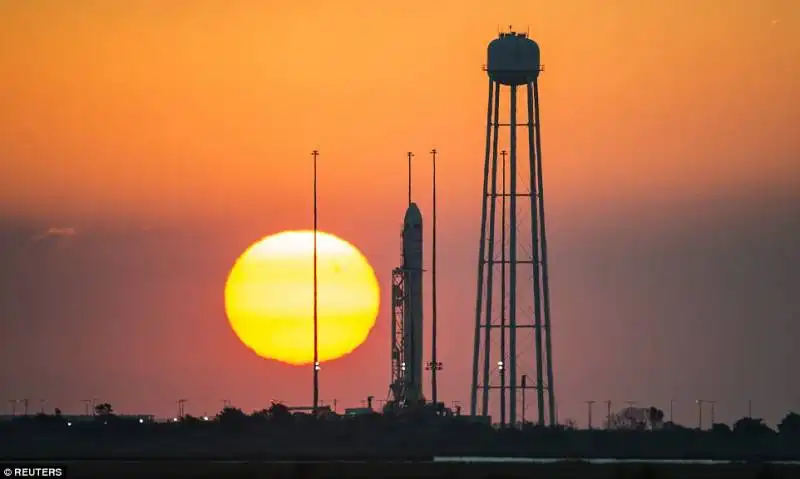 esplode missile nasa per iss 9