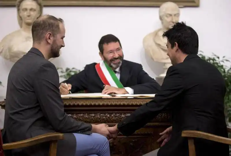 Fabrizio e Jonathon si sposano in Campidoglio  