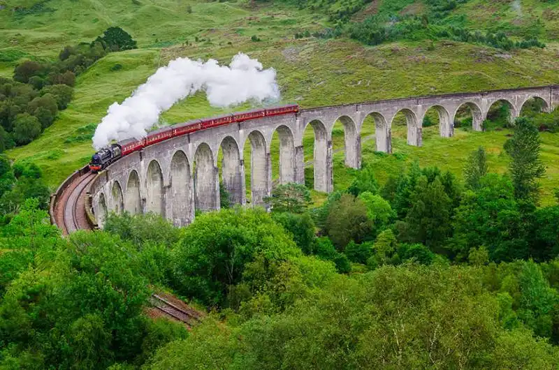 glenfinnan viaduct, scotland