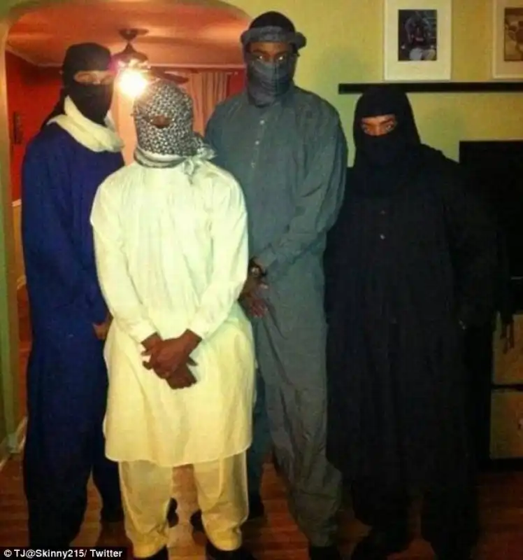 halloween isis 5