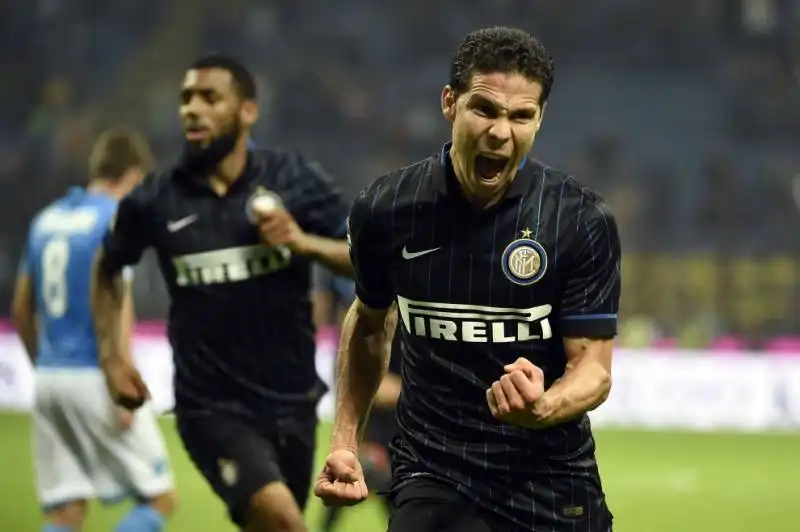 HERNANES INTER NAPOLI