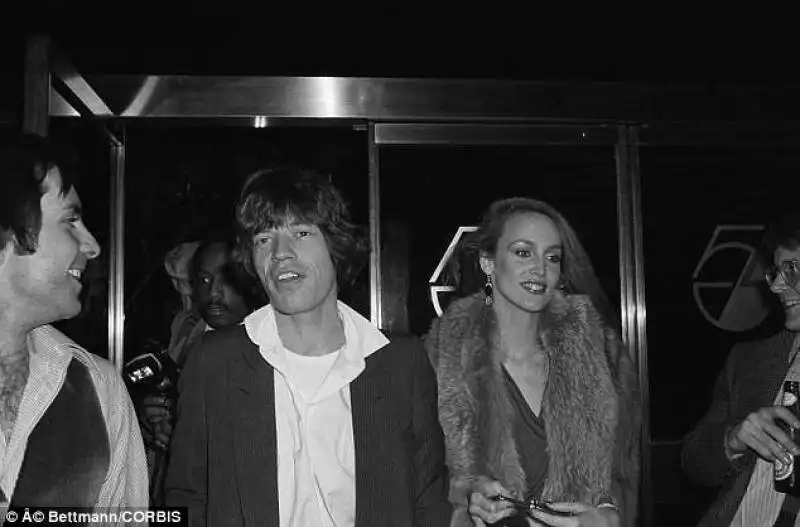 jagger e jerri hall al club di new york