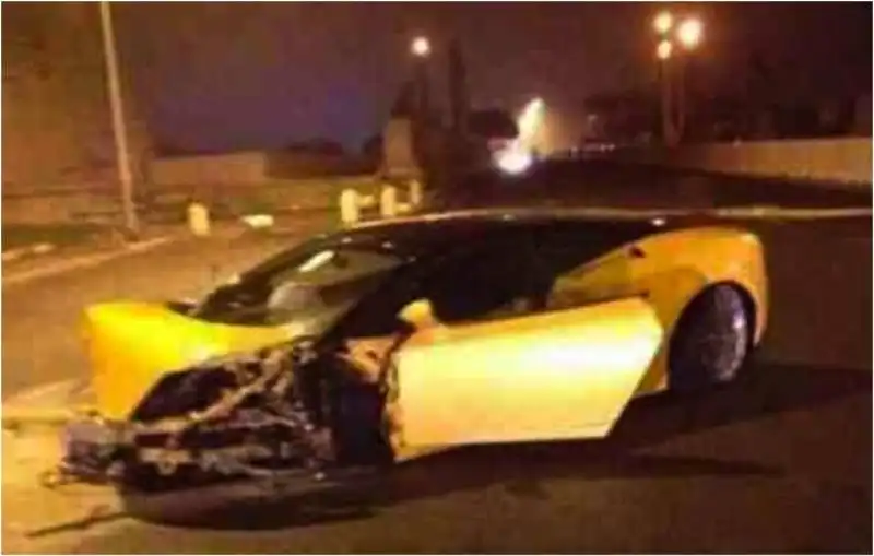 keita si schianta con la lamborghini 4.1