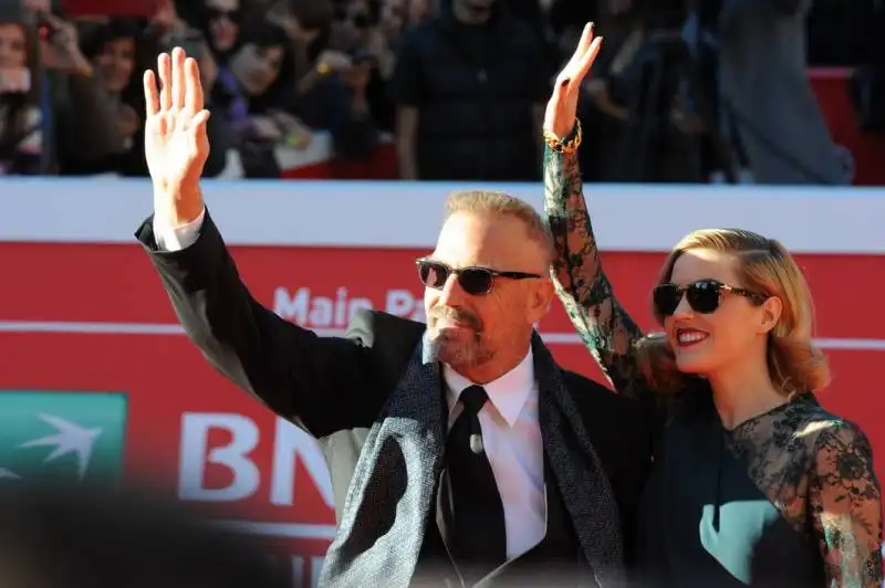 kevin costner e lily