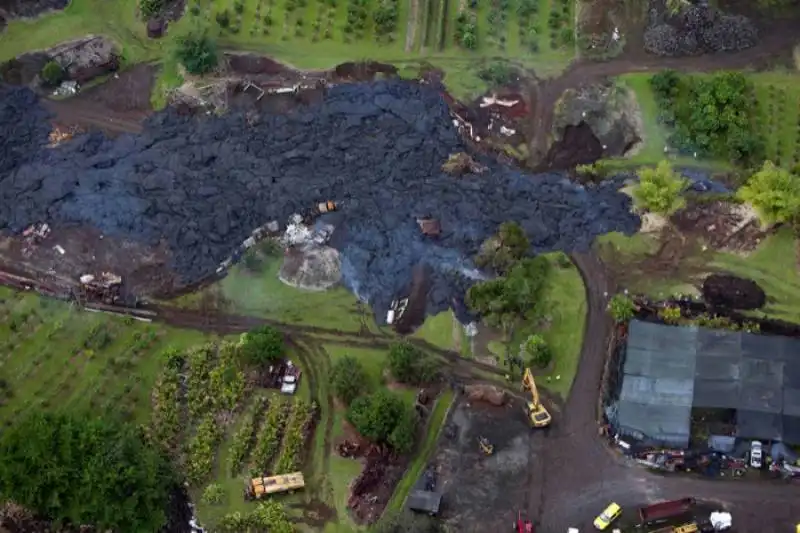 la lava del vulcano alle hawaii