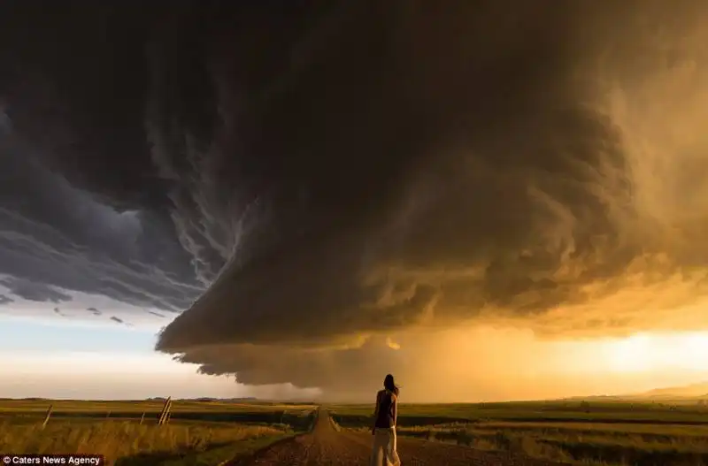 la ragazza e il tornado 2