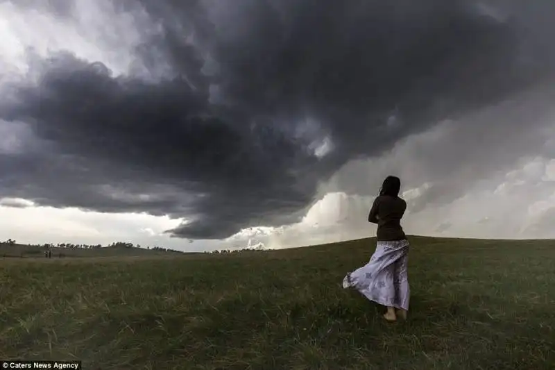 la ragazza e il tornado 3