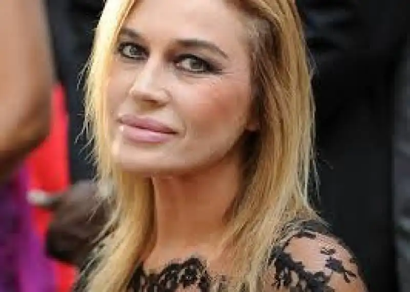 lory del santo (69)