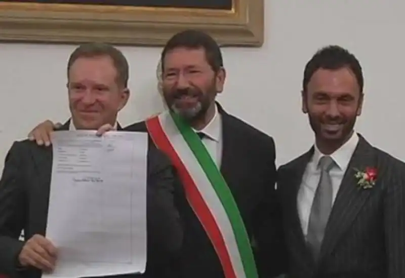 Marino trascrive il primo matrimonio gay 