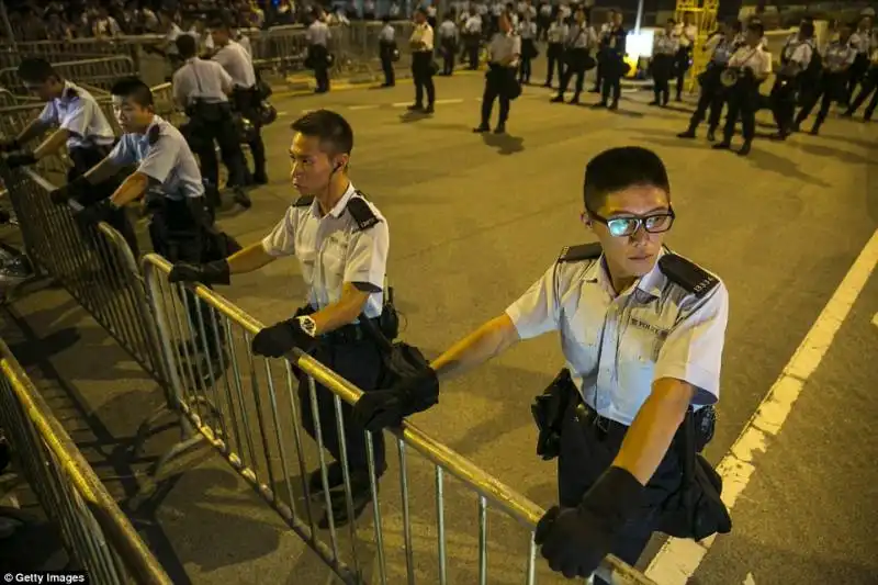 occupy central continuano le proteste di hong kong 14