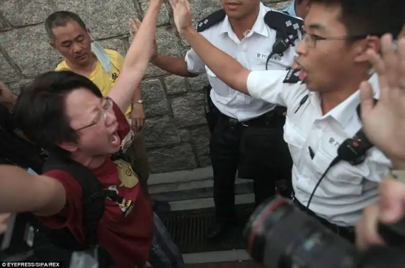 occupy central continuano le proteste di hong kong 9