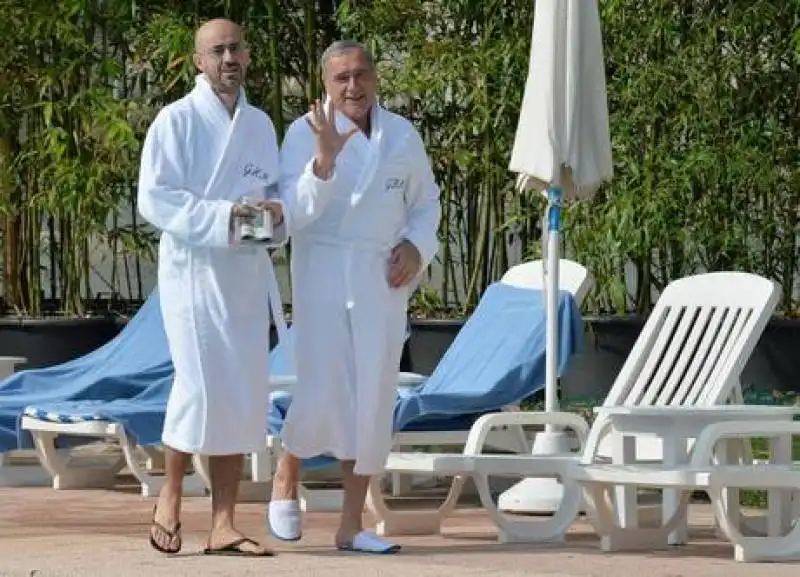 pietro grasso, dopo aver fatto jogging, si concede una breve nuotata nella piscina del grand hotel miramare 80fb0a3d7c1469648e1b947c8e7e8c24