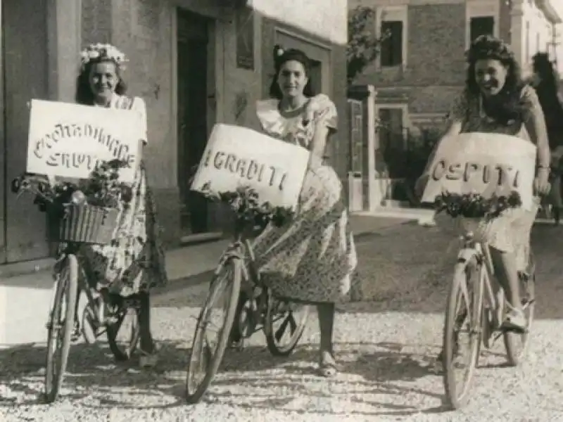 ragazze bici