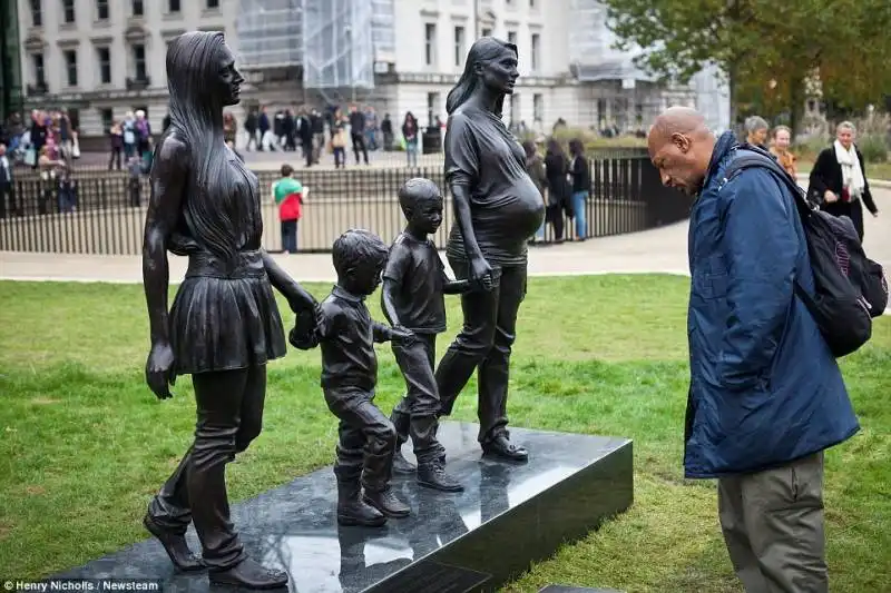 roma and emma jones sculture a birmingham 6