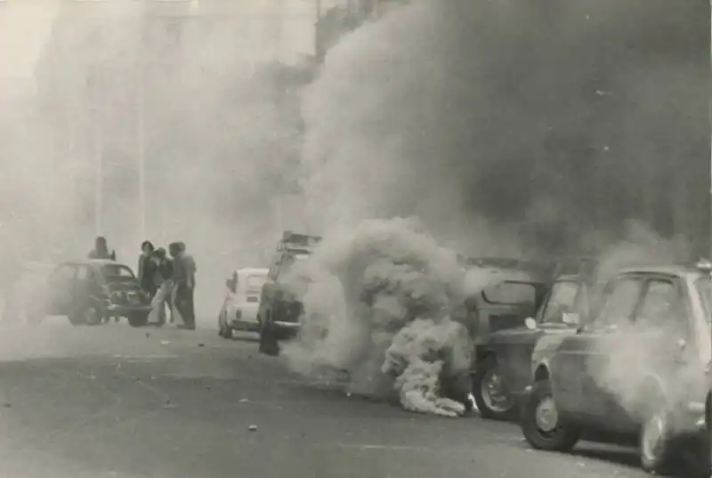 scontri polizia estremisti di sinitra roma 1977