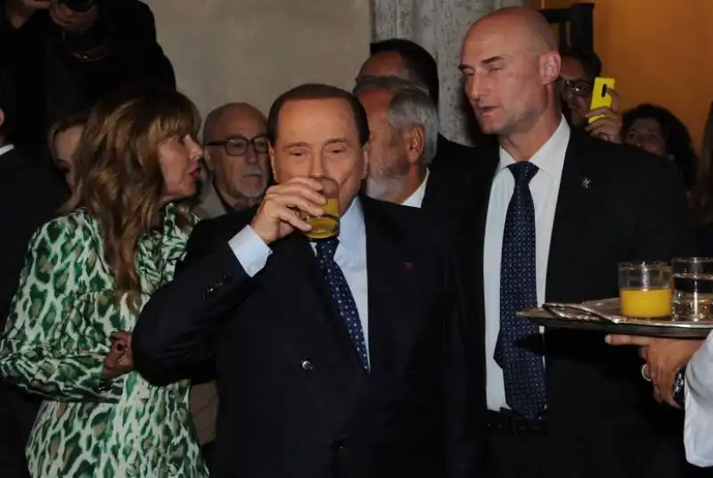 silvio berlusconi inaugura la biennale di antiquariato (4)