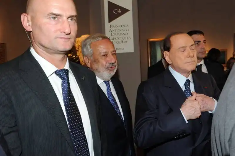 silvio berlusconi inaugura la biennale di antiquariato (7)