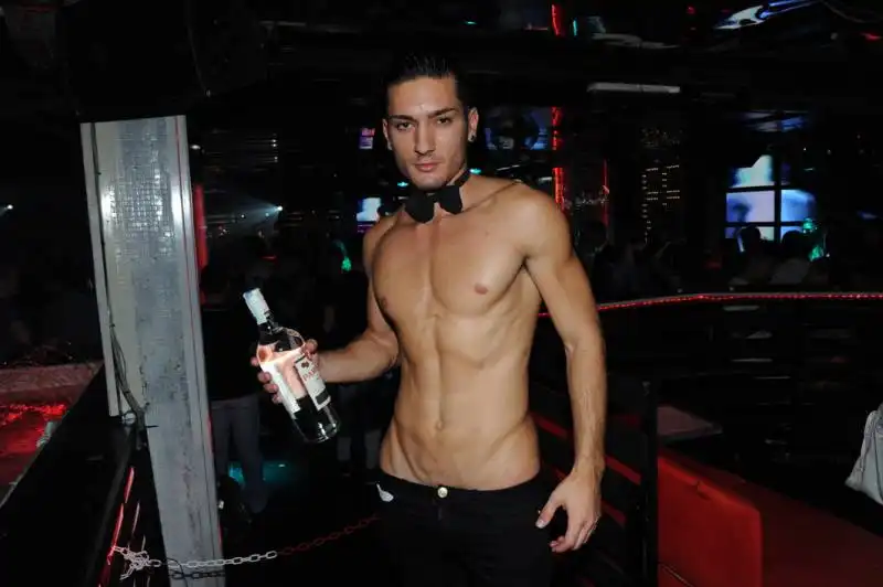 stefano sexy barman