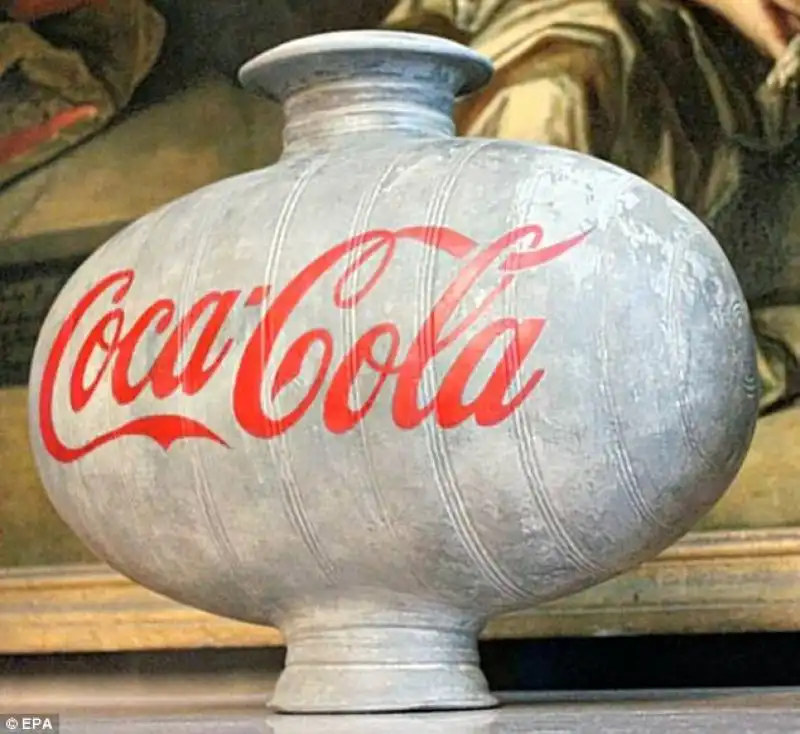 vaso con logo coca cola