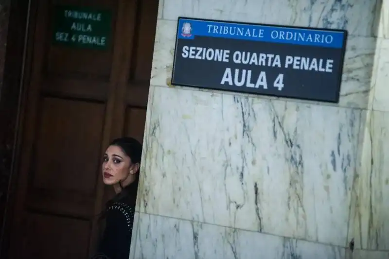 belen rodriguez testimone al tribunale di milano 