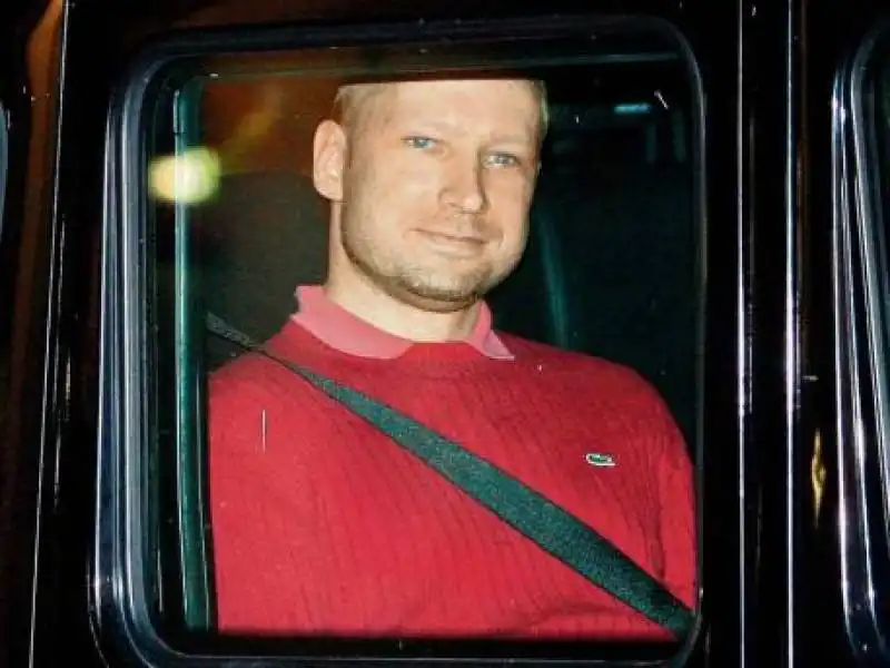 BREIVIK E LA MAGLIA LACOSTE