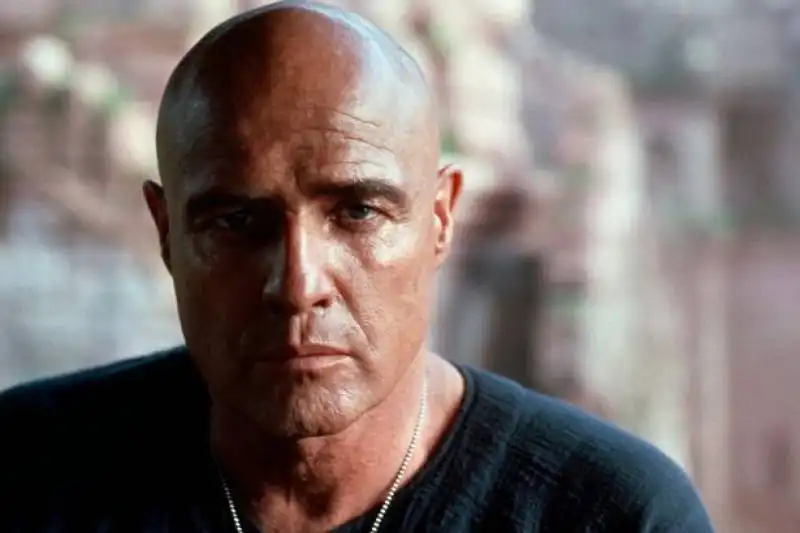 colonnello kurtz in apocalypse now