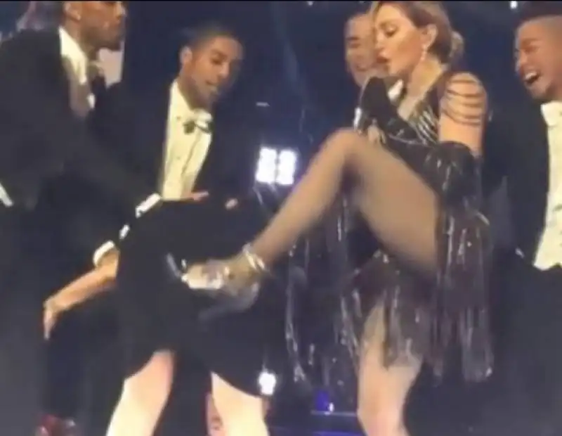 il balletto hot di madonna e katy perry 