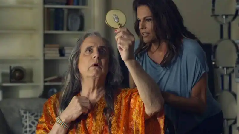 jeffrey tambor e alexandra billings in transparent