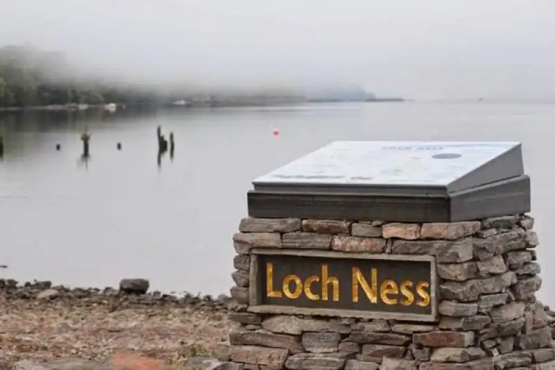 lago loch ness