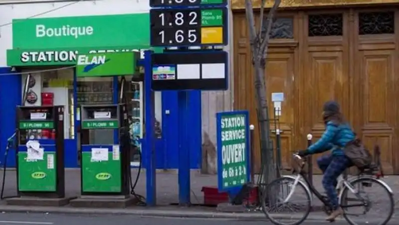 PARIGI BICI LAVORO