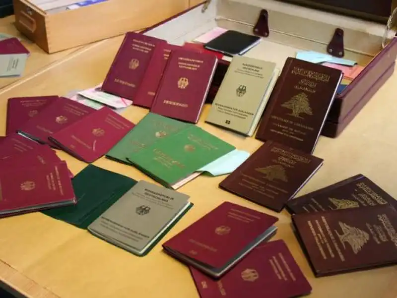 passaporti falsi e rubati