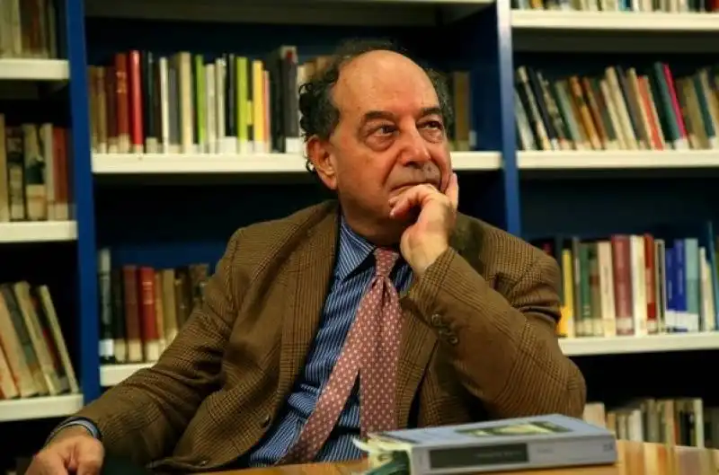 ROBERTO CALASSO 