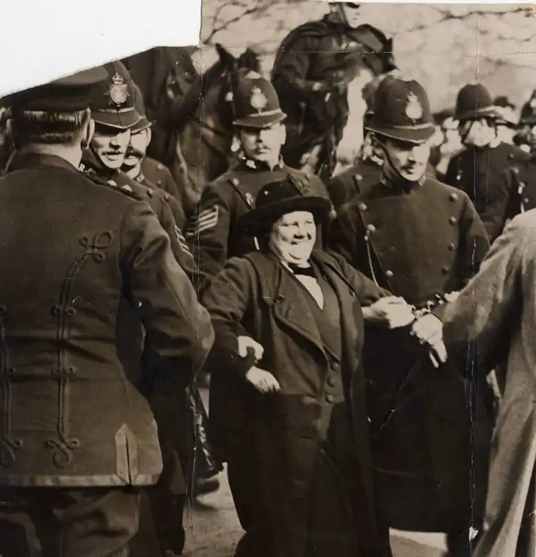 suffragetta flora drummond arrestata