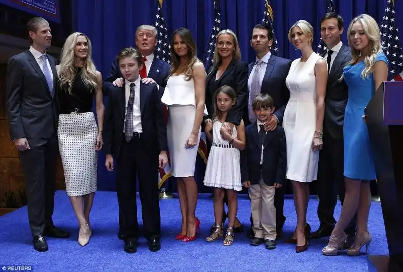 trump in posa con la famiglia