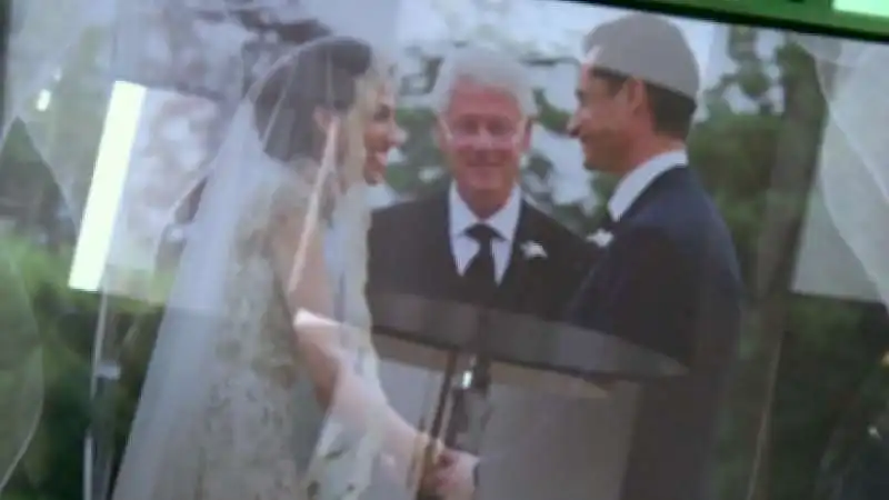 BILL CLINTON CELEBRA IL MATRIMONIO DI HUMA ABEDIN E ANTHONY WEINER