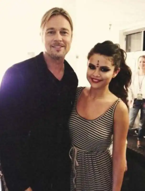 BRAD PITT E SELENA GOMEZ