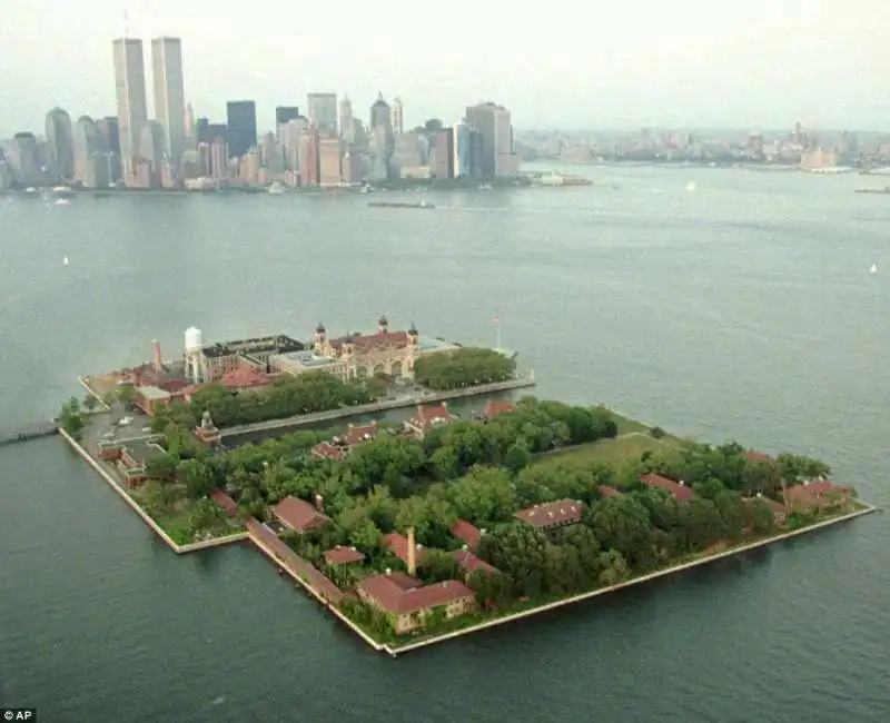 ellis island porta per l america