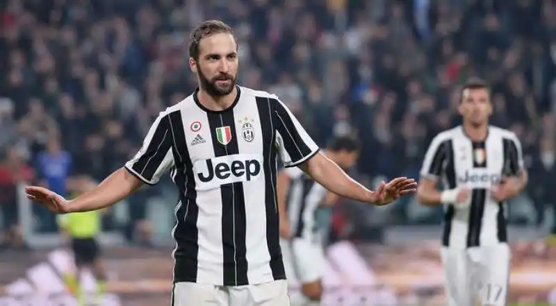 higuain segna al napoli