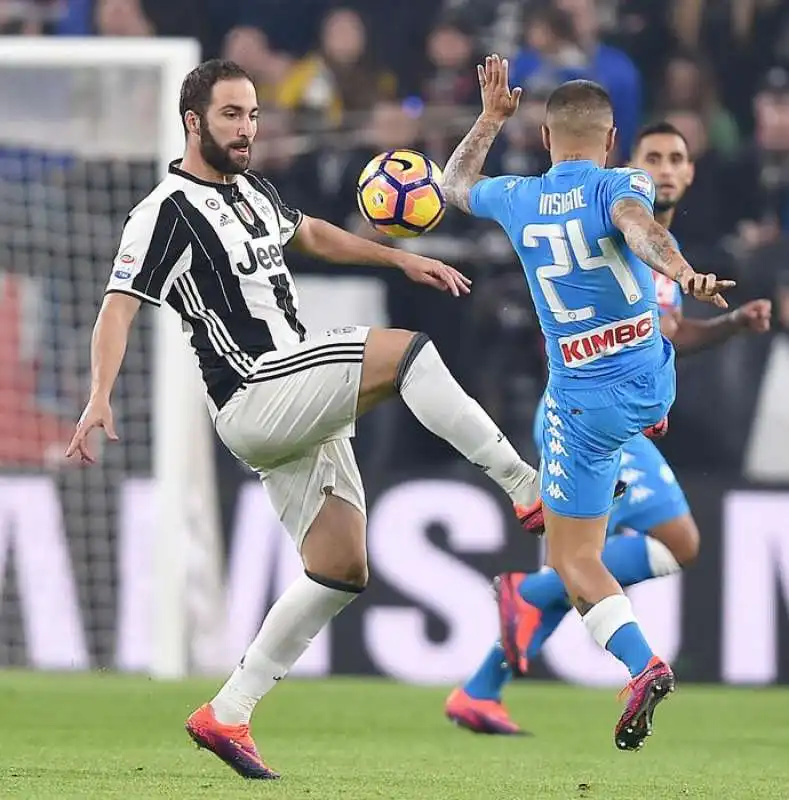 higuain vs insigne