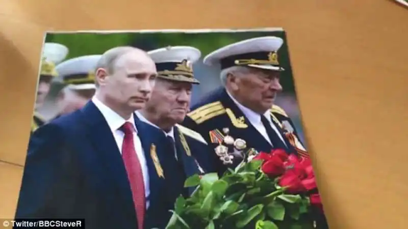 putin rose rosse e patria