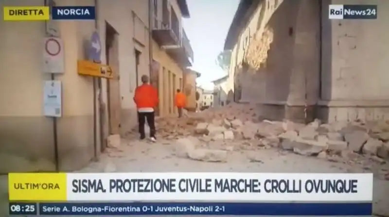 RAINEWS USA LE IMMAGINI DI SKYTG24 PER IL TERREMOTO A NORCIA