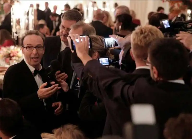 roberto benigni tra i fotografi