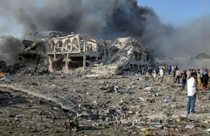 ATTENTATO A MOGADISCIO